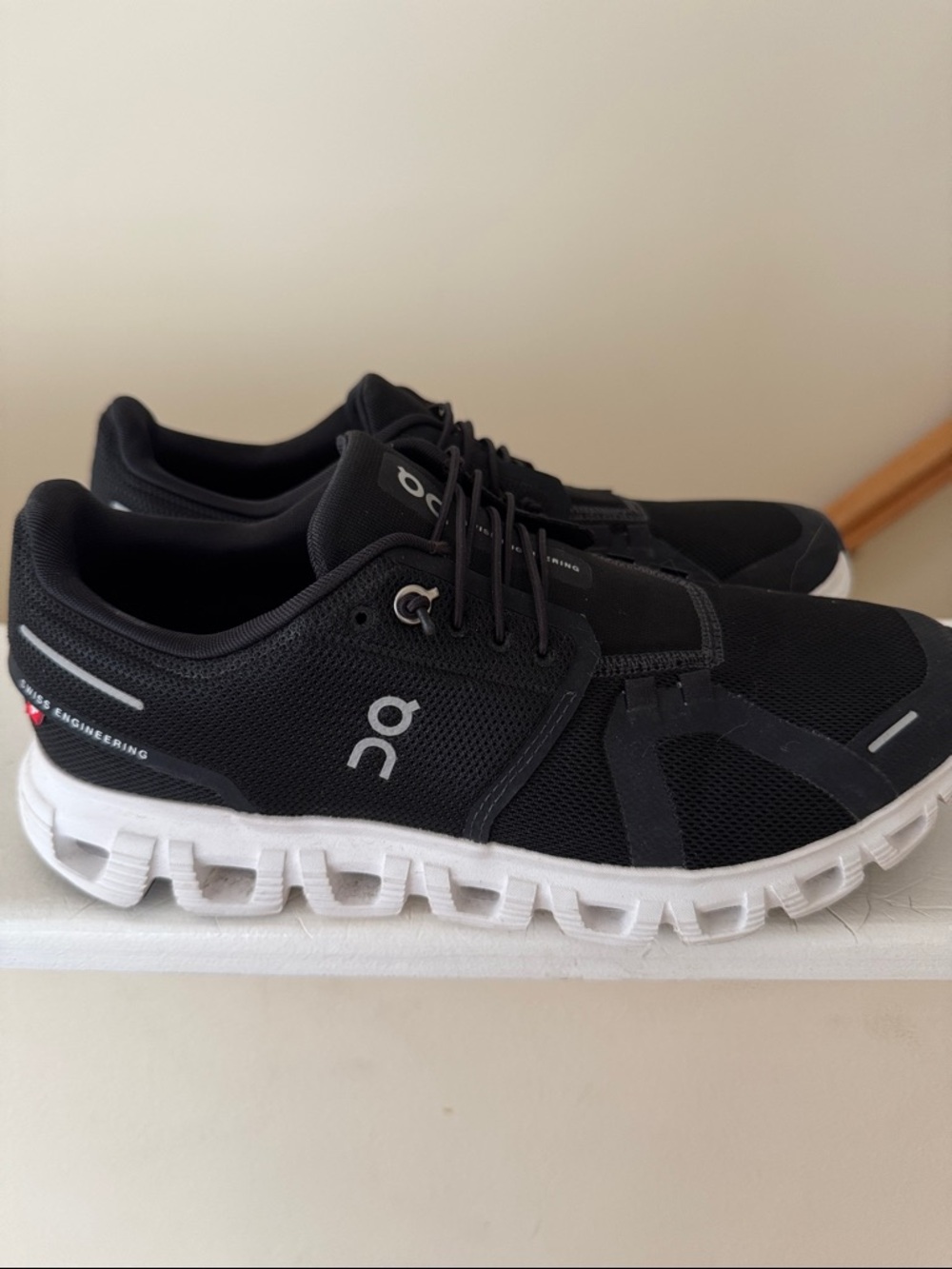 On Cloud 6 shoes